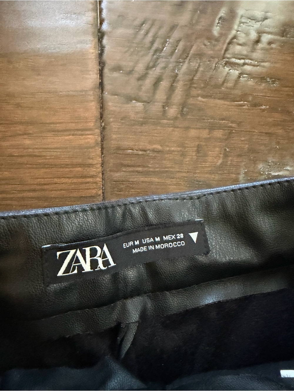 Zara Black High-Waist Faux Leather Shorts - Picture 3 of 4